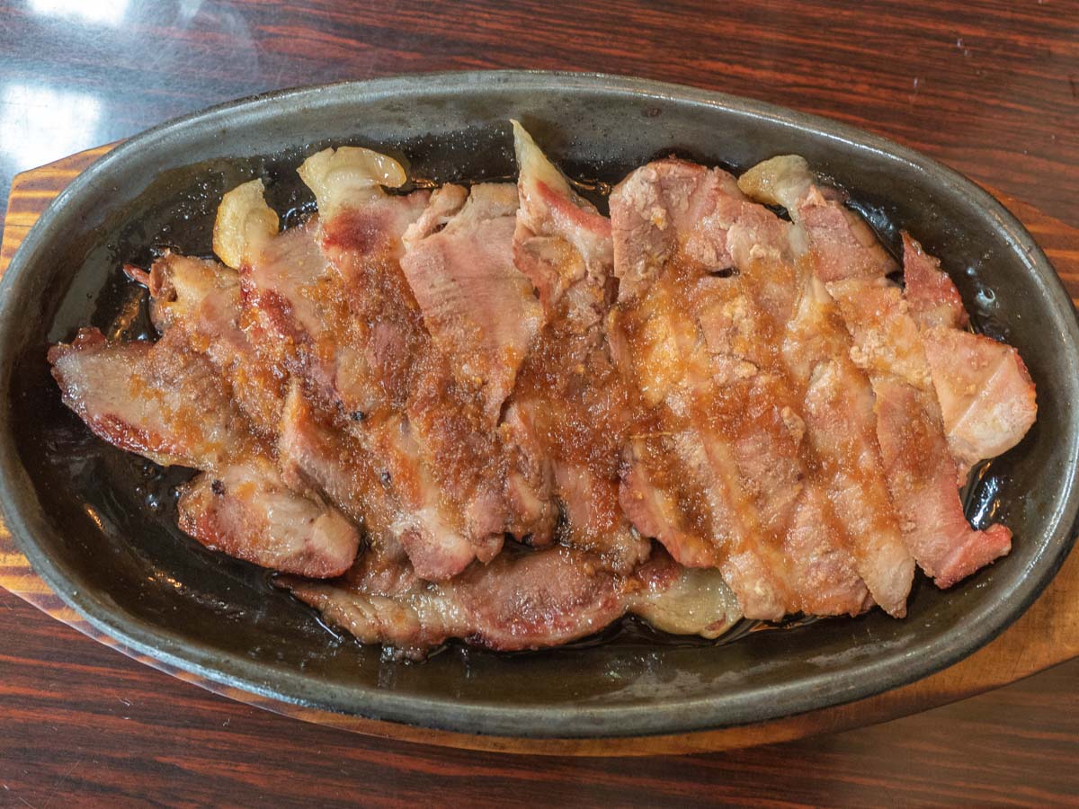 モカ 豚のしょうが焼き定食の豚肉