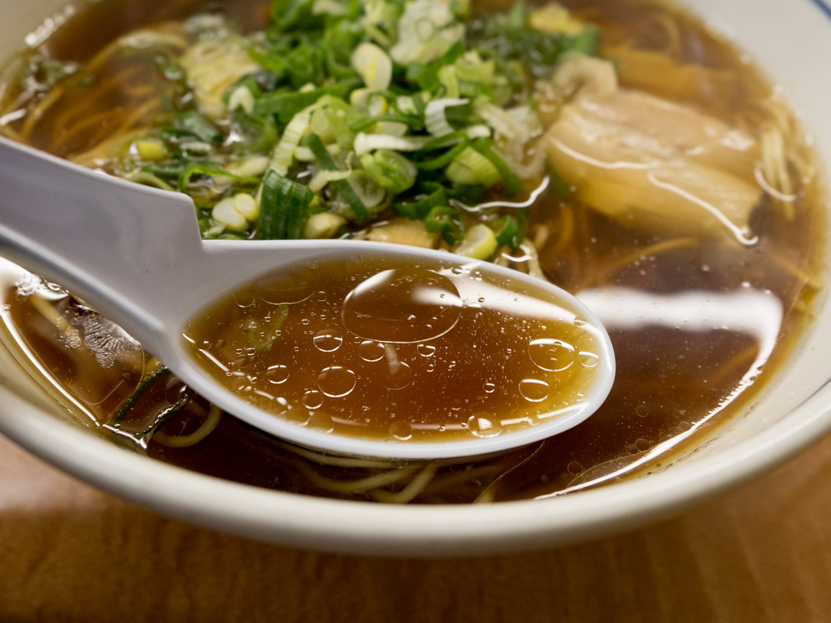 熊五郎：醤油ラーメン(中華そば)のスープ