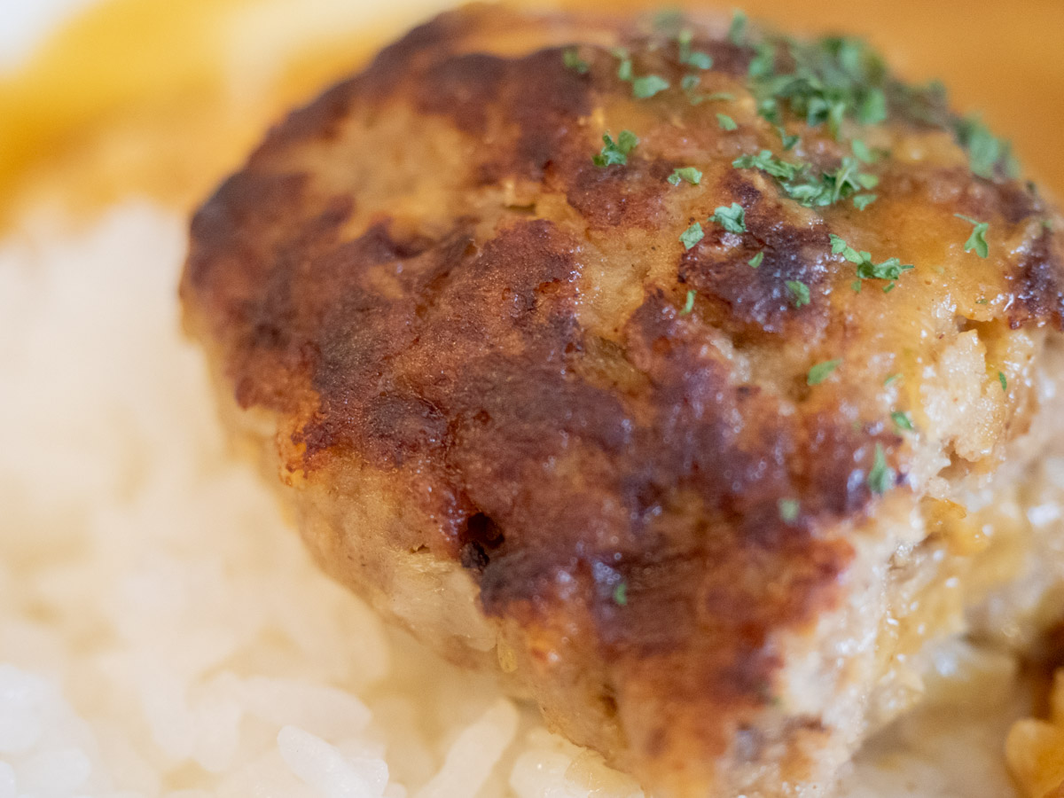 神戸屋：ハンバーグカレーのハンバーグ
