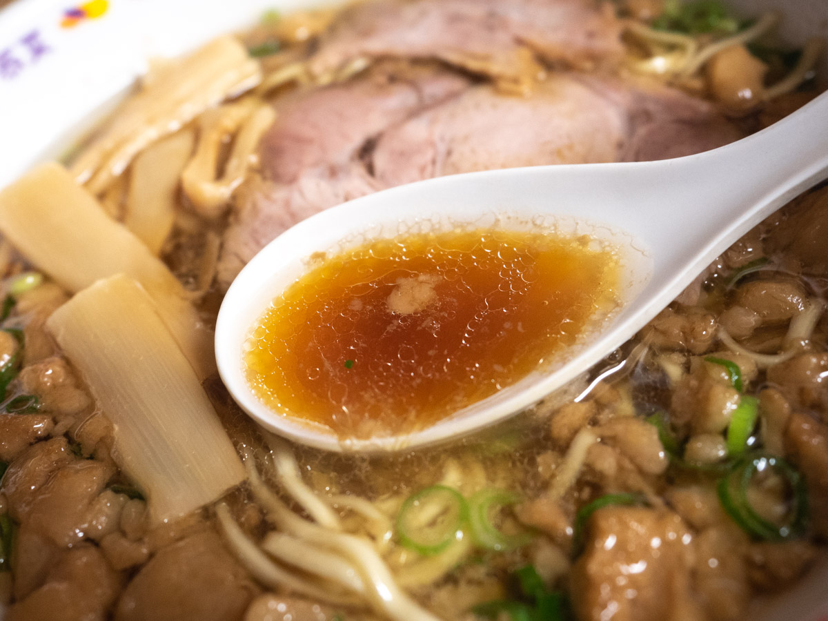 雑兵：尾道醤油ラーメンのスープ