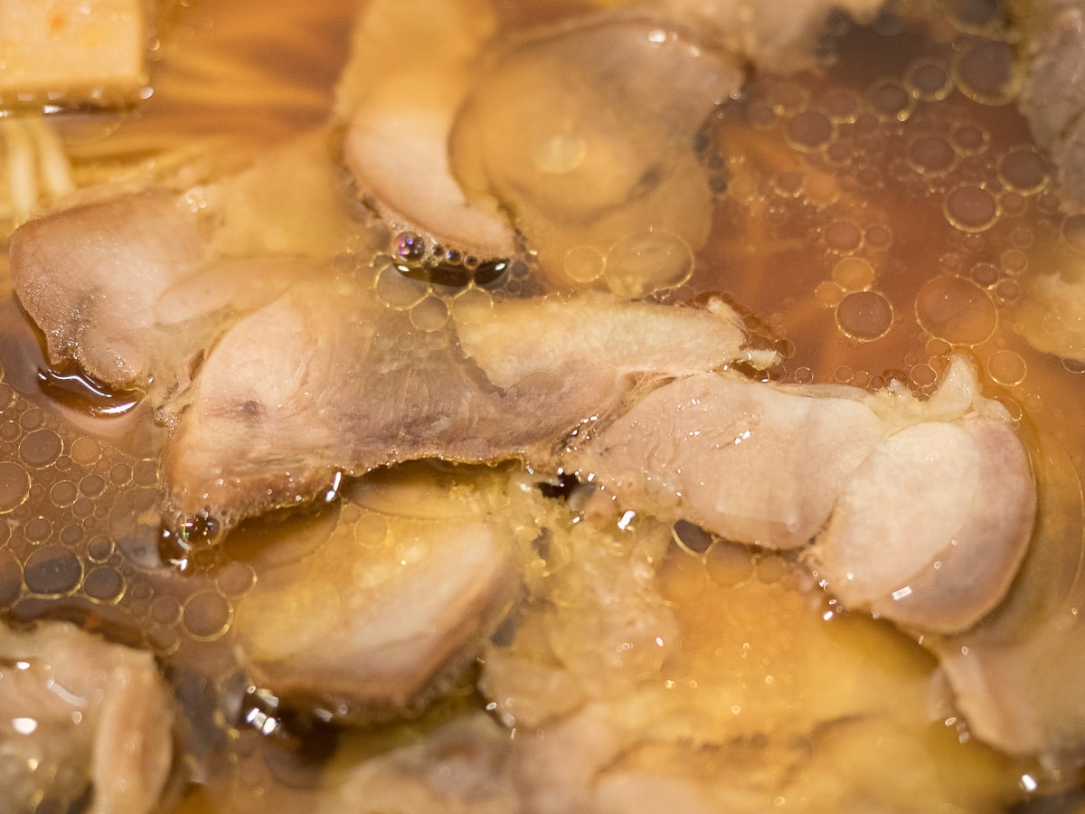 ふじ井：中華そば(笠岡ラーメン)のカシワの煮鶏