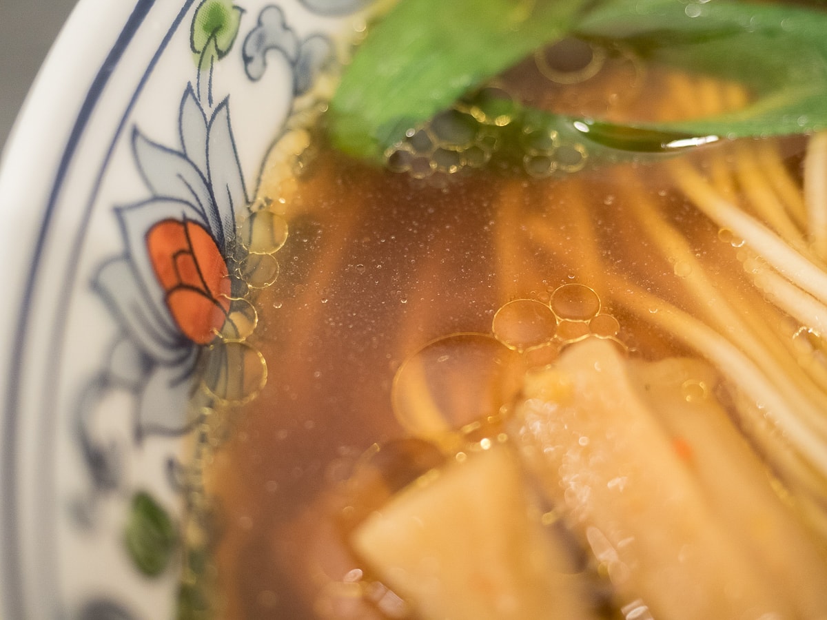 ふじ井：中華そば(笠岡ラーメン)のスープ