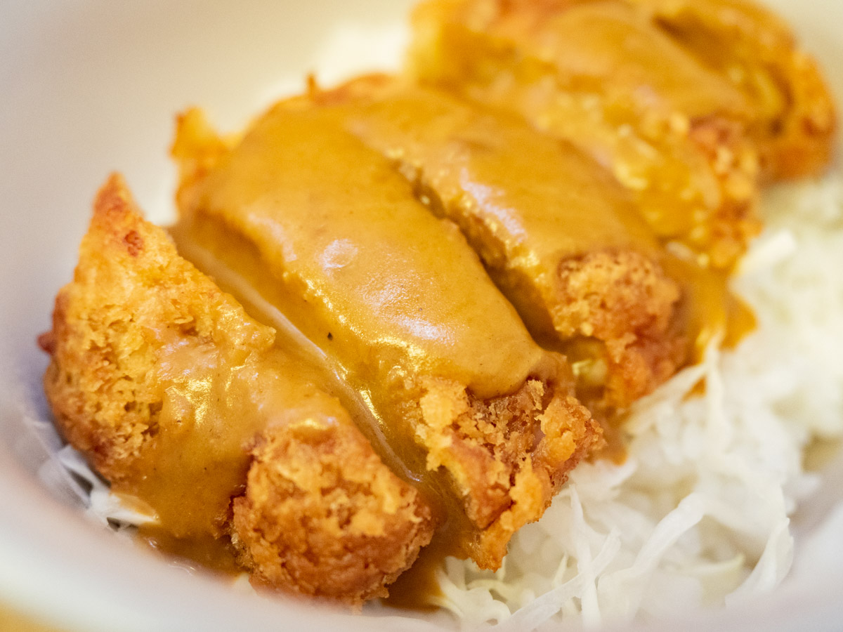 麺屋 千鳥：ミニチキンデミカツ丼