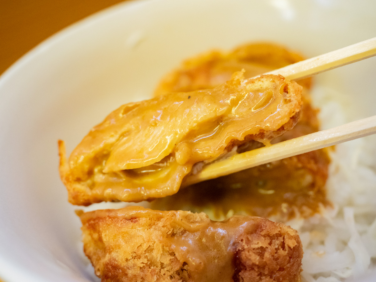 麺屋 千鳥：ミニチキンデミカツ丼