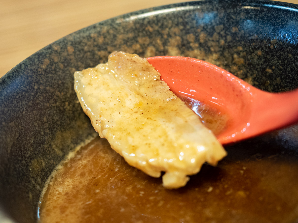 志堂：濃厚豚骨魚介つけ麺