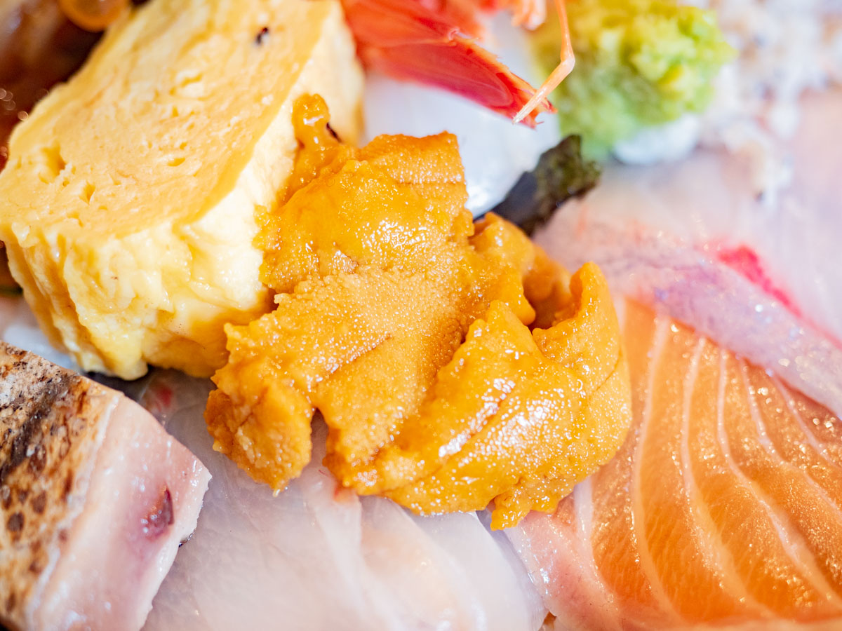 魚々家 むてき：海鮮丼 16種