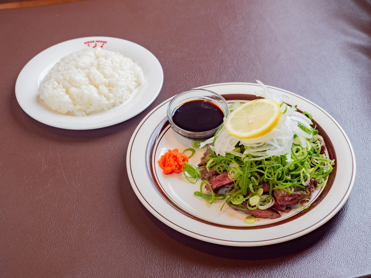 ラジャ 南福山店：ジャンボ牛肉のタタキ風
