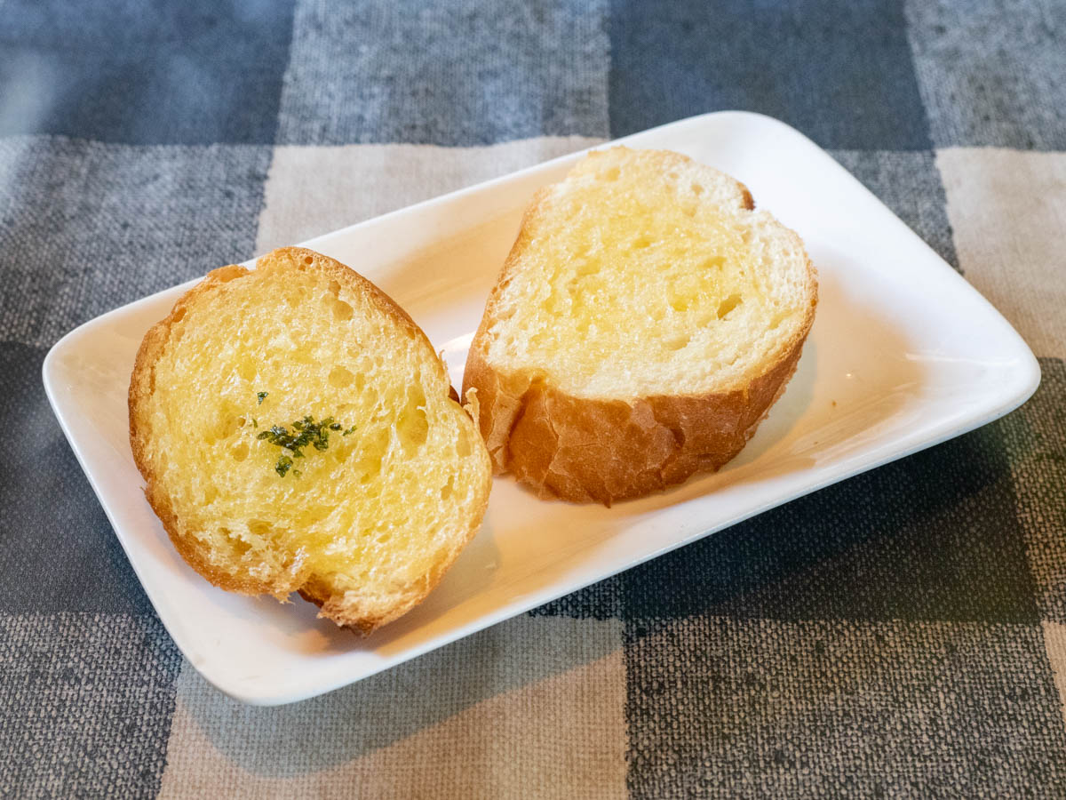 ボナペティ：ミートソース ナスとソーセージとシメジ セットのパン