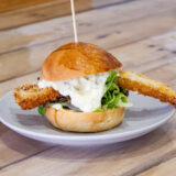 【サニーバーガー(sunny burgers)】≪閉鎖≫海岸にある旬の魚介が味わえるフィッシュバーガー専門店(福山市内海町)