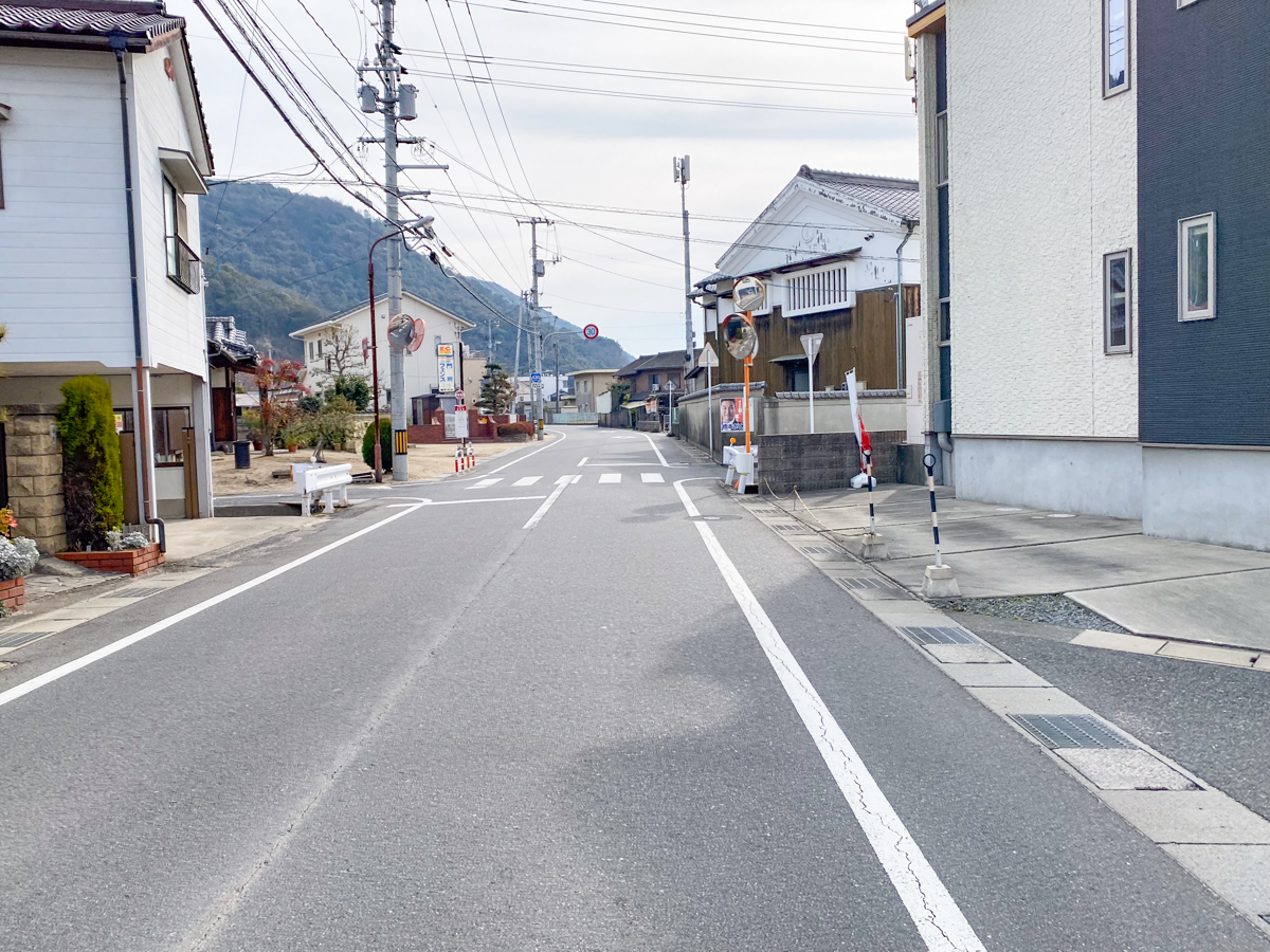 いしはるうどん:道路