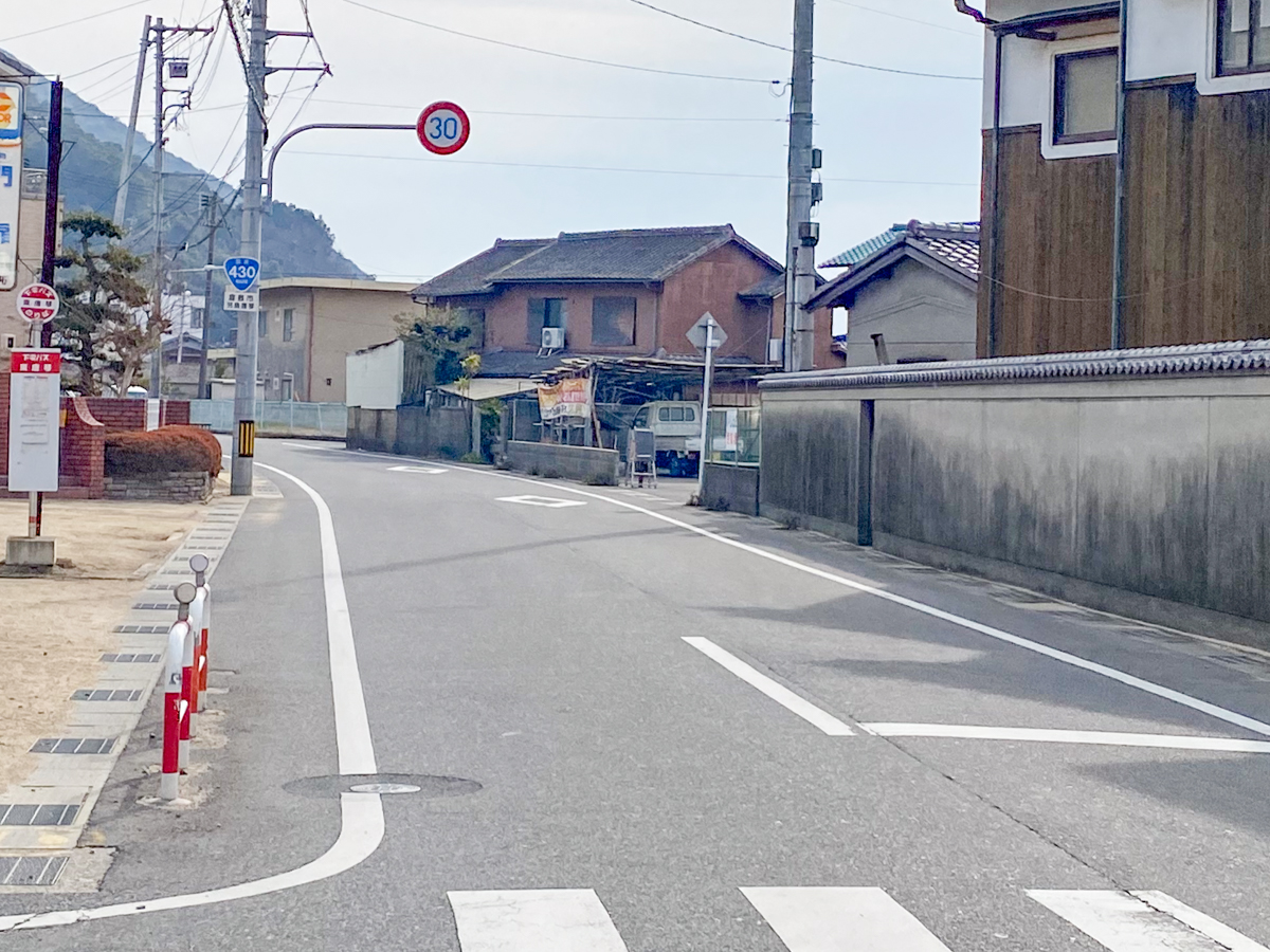 いしはるうどん:道路