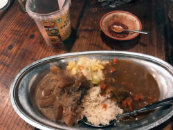 参遍来(マイペンライ)のダブルカレー(タイ+日本) 参遍来(マイペンライ)のダブルカレー(タイ+日本)